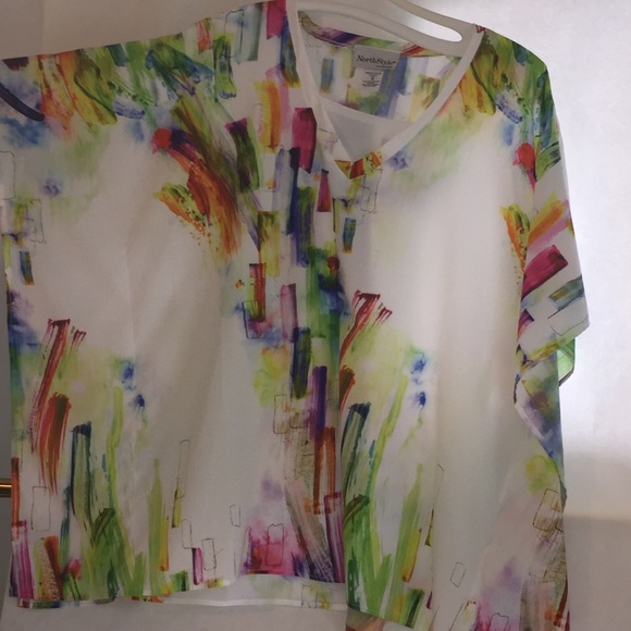 NorthStyle Blouse - Picture 2 of 5